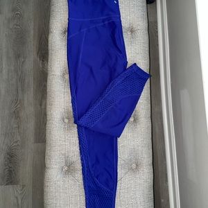 Cropped leggings with mesh